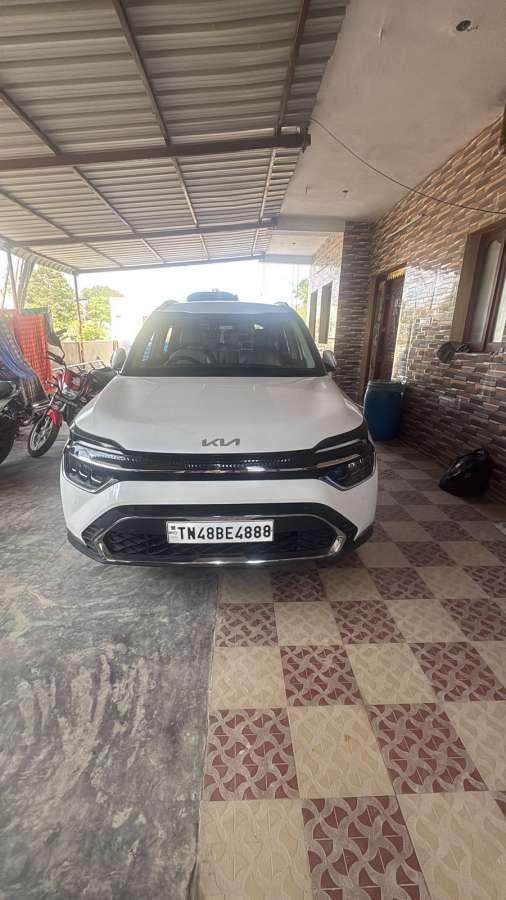 Kia carens Luxury Plus